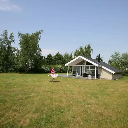 Four-bedroom In 4 Holiday home