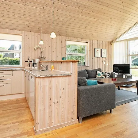 Four-bedroom In 4 *